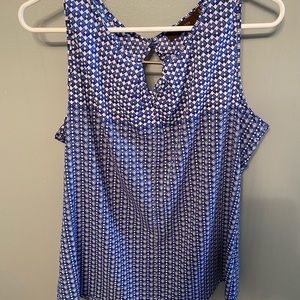 Limited sleeveless blouse